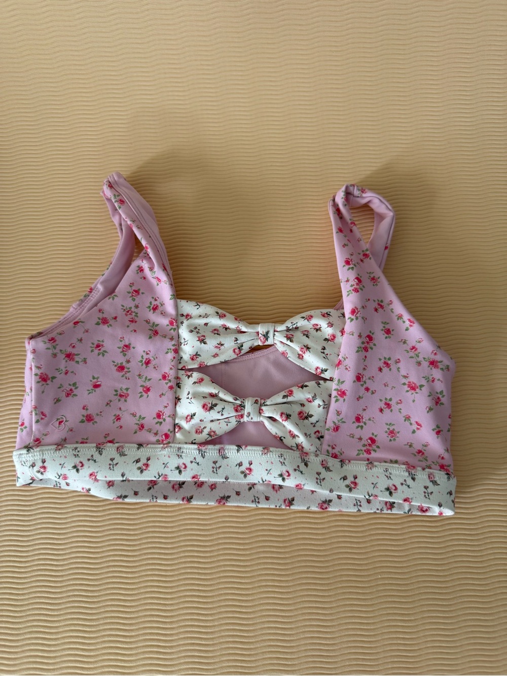 Blogilates x Target Bow Back Corset Sports Bra - Picture 4 of 5